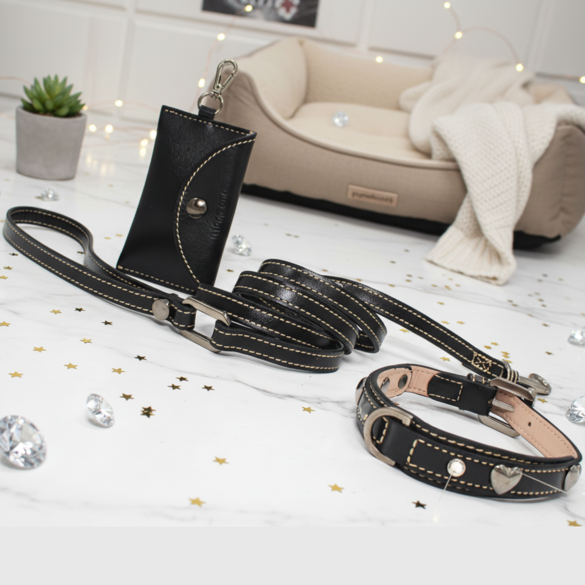 Set Collare con Cristalli e Guinzaglio in Pelle per Cani